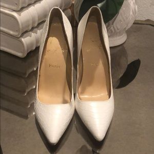 White pointed toe heel size 36/6